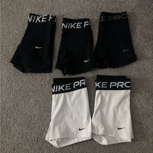 Womens Nike Pro Black and White Pack of 5 - Picture 1 of 7